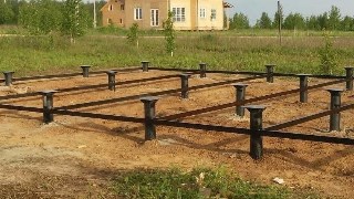 Установка и монтаж - винтовые сваи в Котласе для свайного фундамента дома. Цена от 2071 руб - видео закручивание